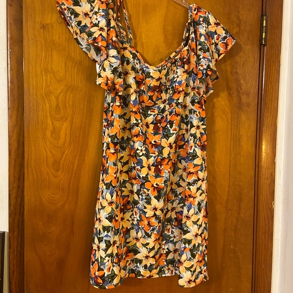 Shein Floral Spring Dress - Picture 2 of 3